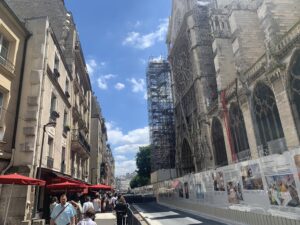 Vue rue - Contre ND